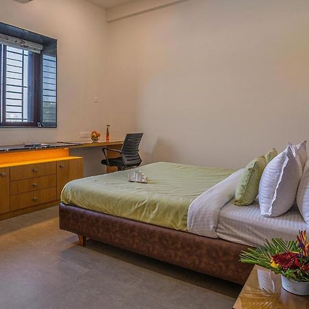 Stayvista'S Le Bon Horizon - Hillside Elegance With Chic Interiors, Poolside Serenity & Picturesque Gazebo - Proximity To Sula Nashik Exterior foto