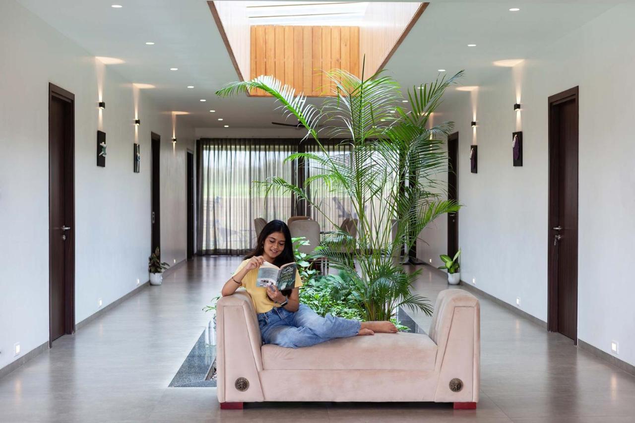 Stayvista'S Le Bon Horizon - Hillside Elegance With Chic Interiors, Poolside Serenity & Picturesque Gazebo - Proximity To Sula Nashik Exterior foto