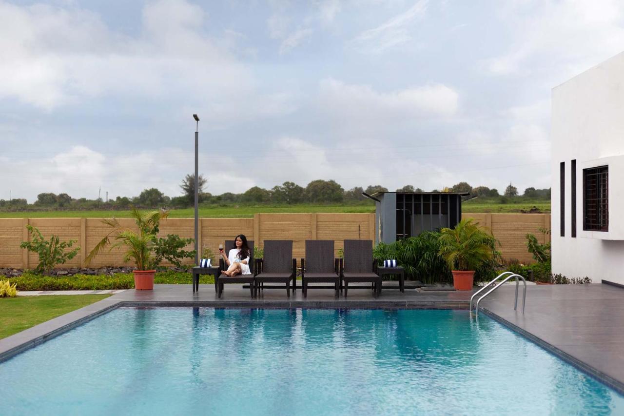Stayvista'S Le Bon Horizon - Hillside Elegance With Chic Interiors, Poolside Serenity & Picturesque Gazebo - Proximity To Sula Nashik Exterior foto