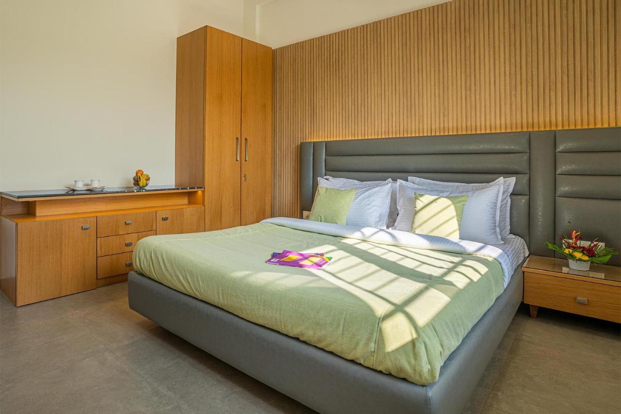 Stayvista'S Le Bon Horizon - Hillside Elegance With Chic Interiors, Poolside Serenity & Picturesque Gazebo - Proximity To Sula Nashik Exterior foto