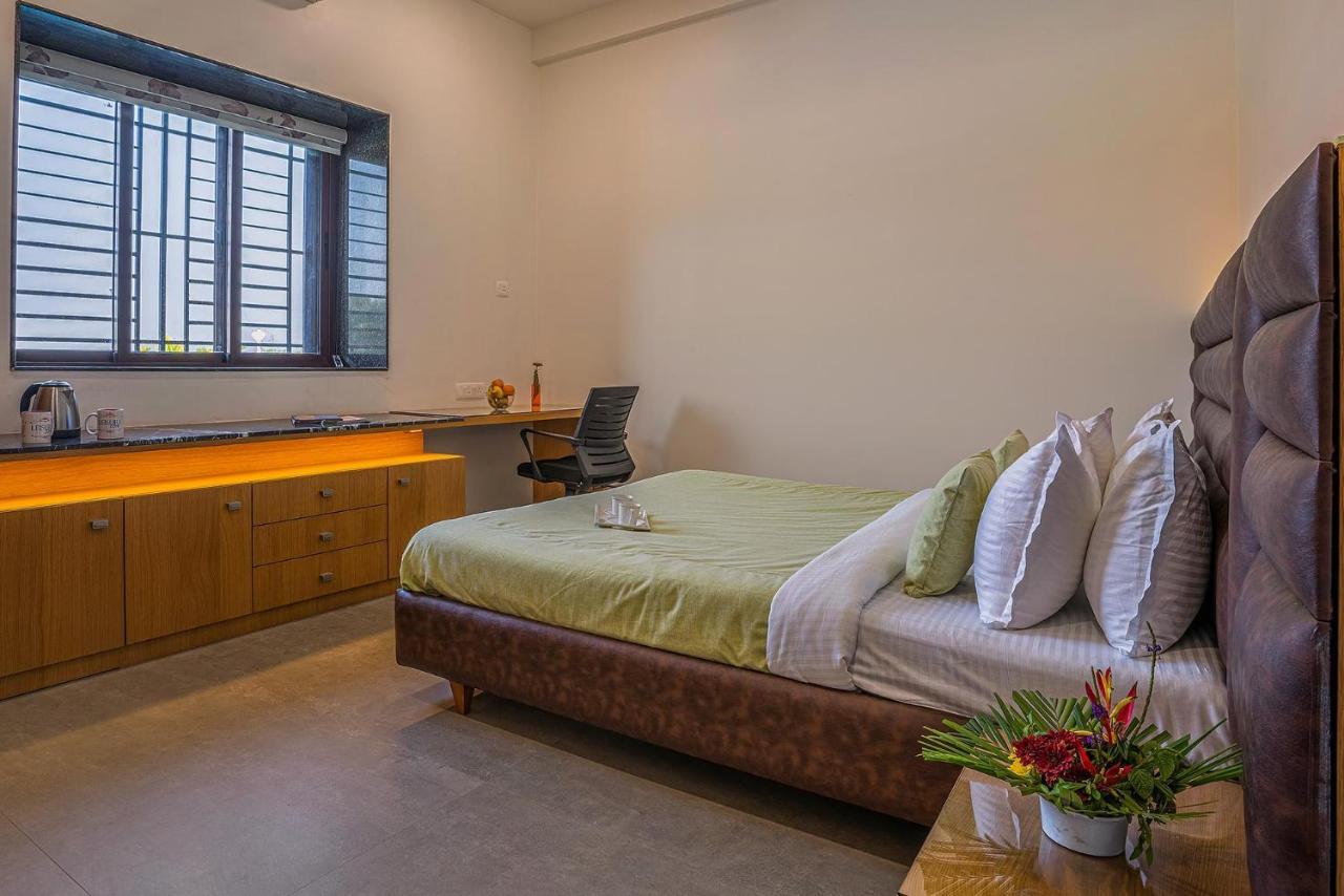 Stayvista'S Le Bon Horizon - Hillside Elegance With Chic Interiors, Poolside Serenity & Picturesque Gazebo - Proximity To Sula Nashik Exterior foto