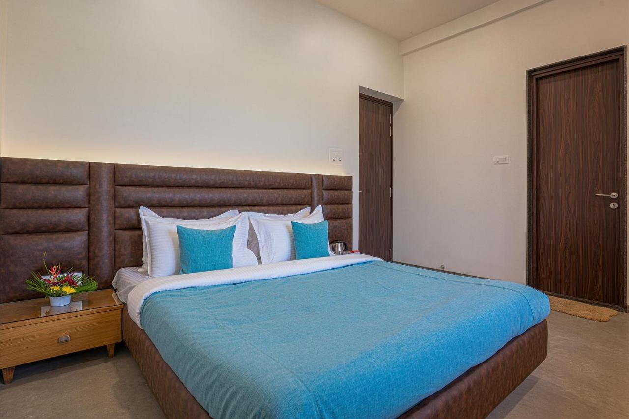 Stayvista'S Le Bon Horizon - Hillside Elegance With Chic Interiors, Poolside Serenity & Picturesque Gazebo - Proximity To Sula Nashik Exterior foto