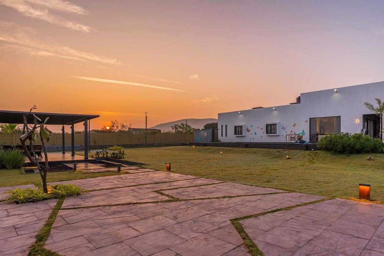 Stayvista'S Le Bon Horizon - Hillside Elegance With Chic Interiors, Poolside Serenity & Picturesque Gazebo - Proximity To Sula Nashik Exterior foto